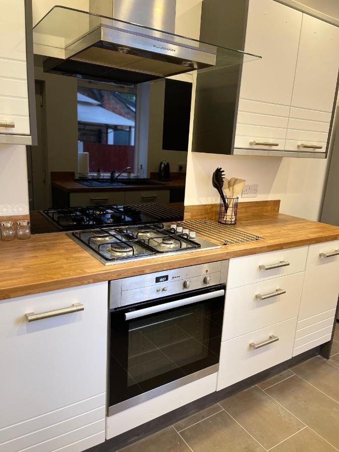 Bentley Place Crewe Bagian luar foto
